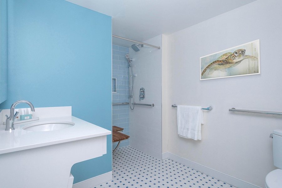 Tortuga Beach Club Resort — Bathroom