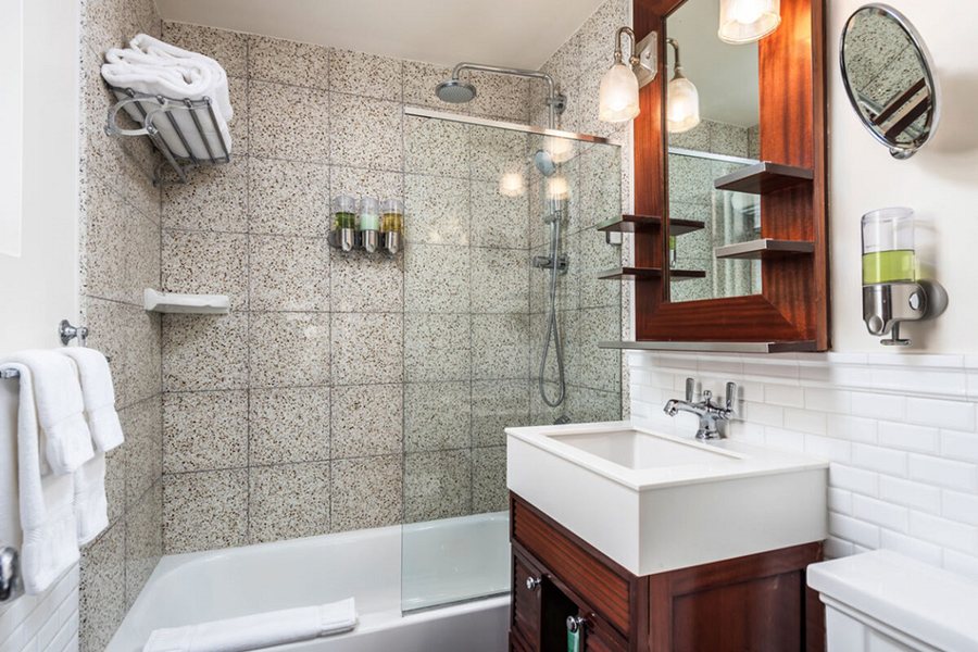 Tower Hotel Little Havana Miami Florida — Bathroom