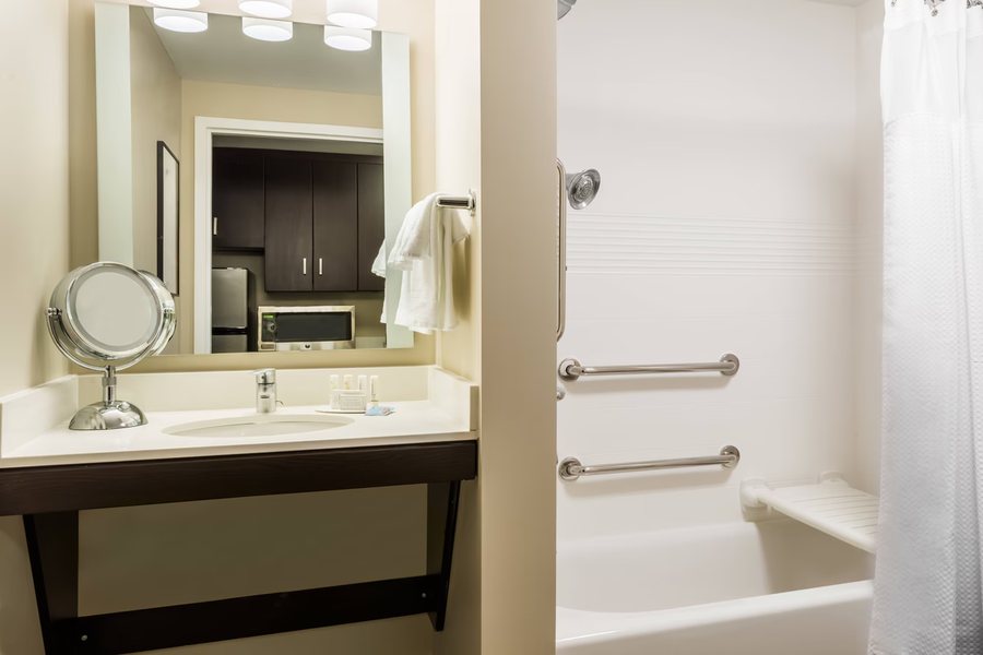 TownePlace Suites Albany — Bathroom