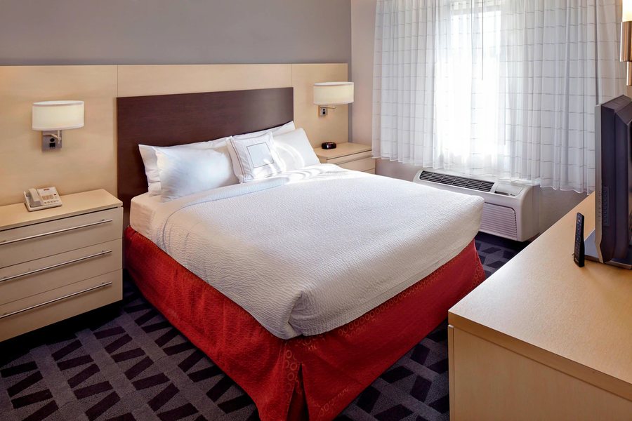 TownePlace Suites Albany — Guest room