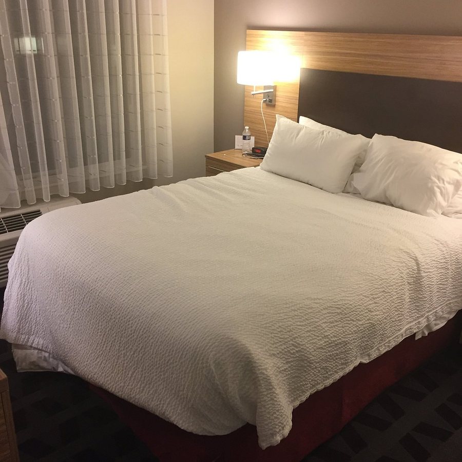 TownePlace Suites Altoona — Guest room