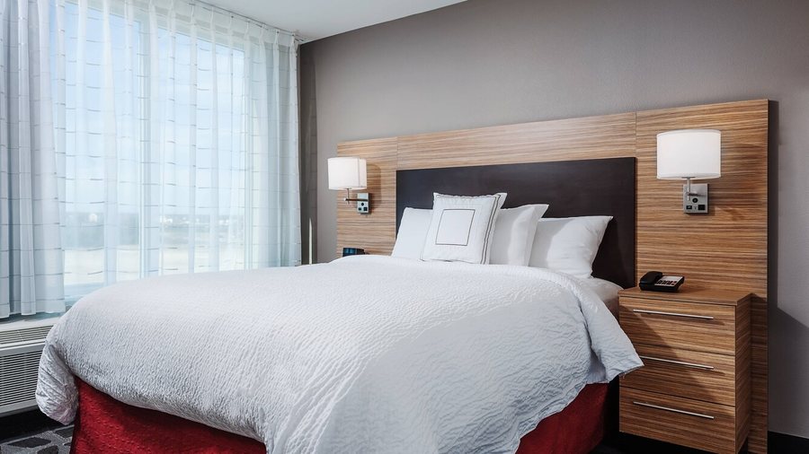 TownePlace Suites Austin South — Guest room