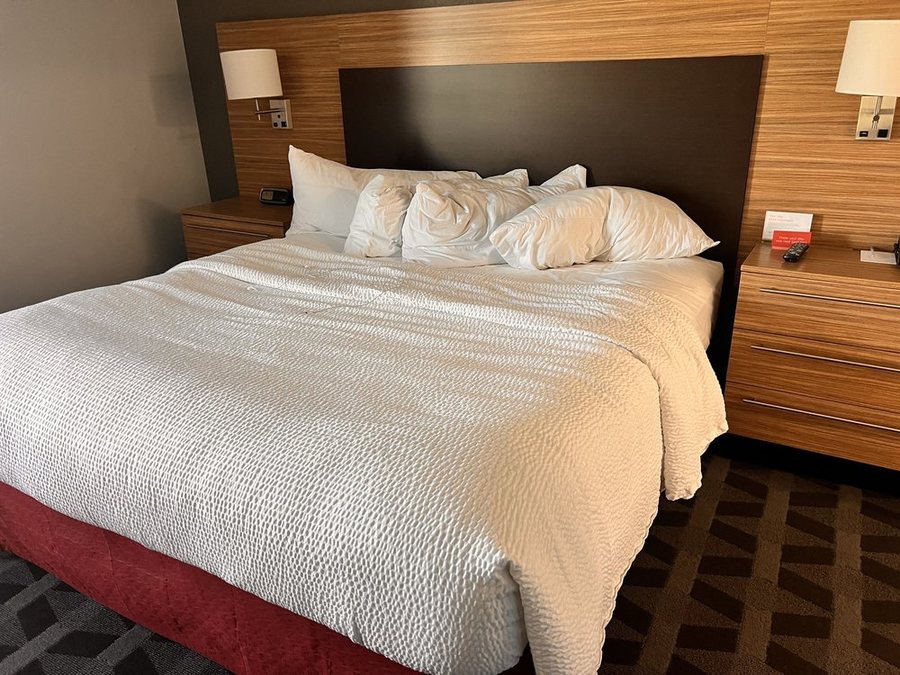 TownePlace Suites Baton Rouge Port Allen — Guest room