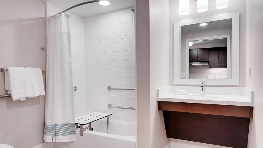 TownePlace Suites by Marriott Austin Round Rock — Bathroom