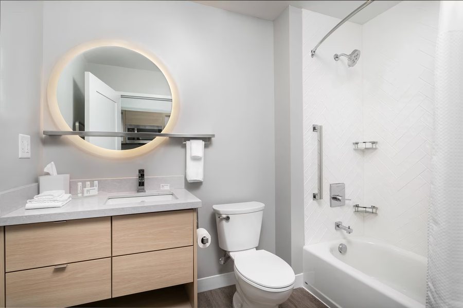 TownePlace Suites by Marriott Barstow — Bathroom