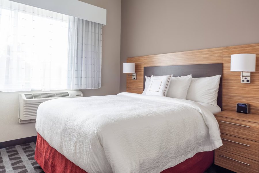 TownePlace Suites by Marriott Barstow — Guest room