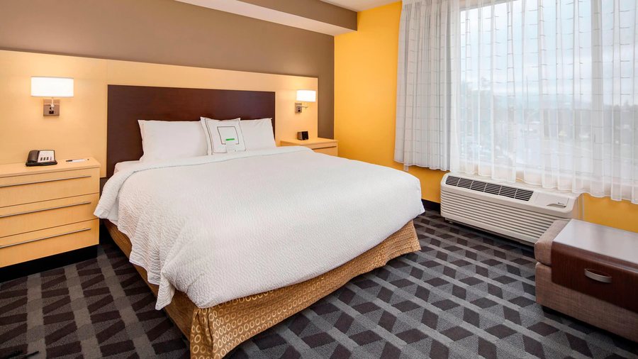 TownePlace Suites by Marriott Bellingham — Guest room