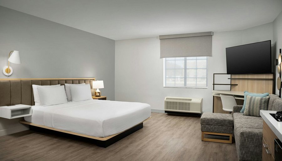 TownePlace Suites by Marriott Birmingham South — Guest room