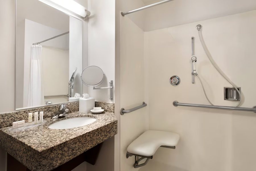 TownePlace Suites by Marriott Boca Raton — Bathroom