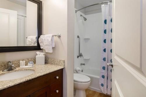 TownePlace Suites by Marriott Boone — Bathroom