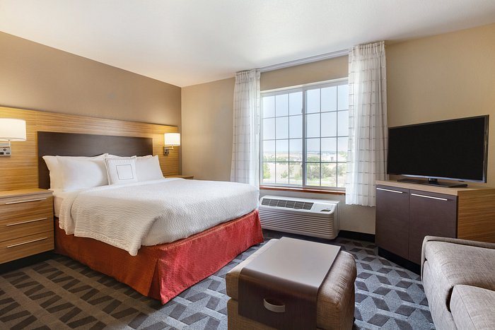 TownePlace Suites by Marriott Boulder Broomfield Interlocken — Guest room
