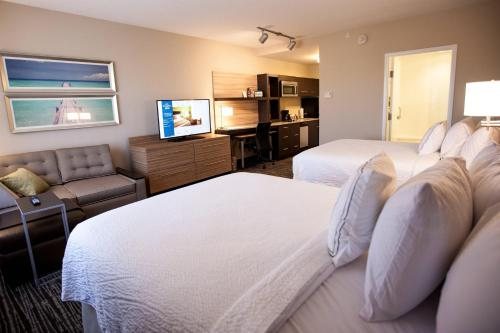 TownePlace Suites by Marriott Boynton Beach — Guest room