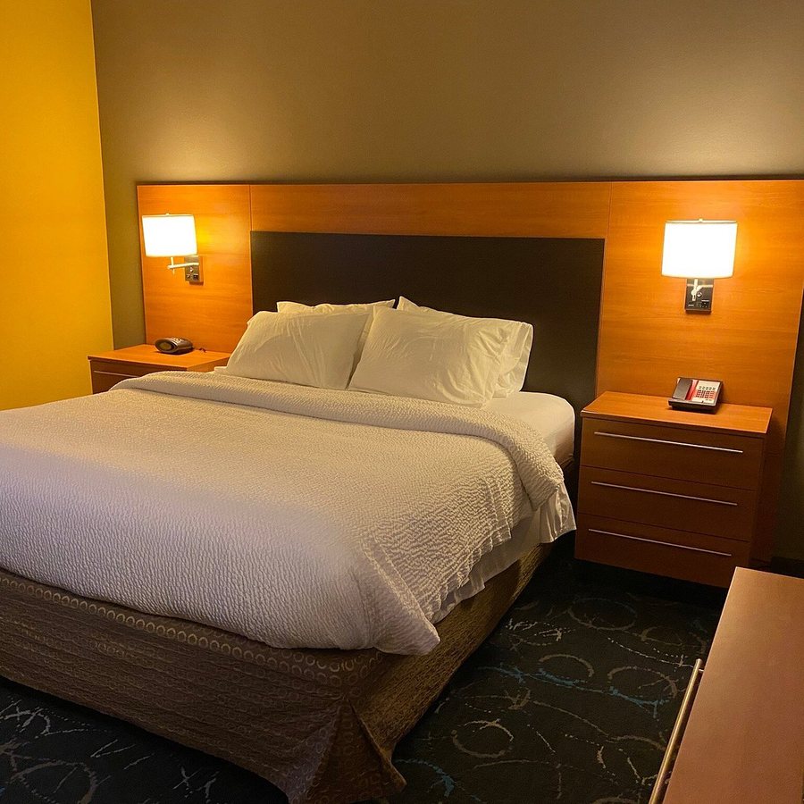 TownePlace Suites by Marriott Carlsbad — Guest room