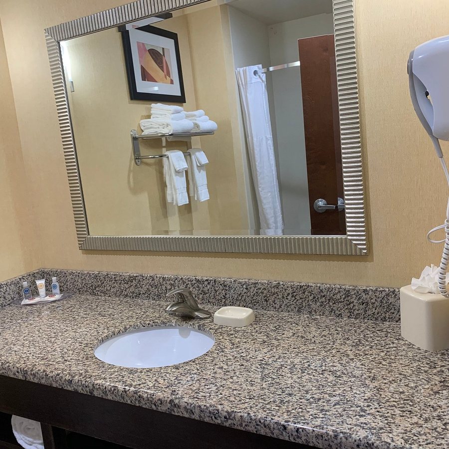 TownePlace Suites by Marriott Charleston West Ashley — Bathroom