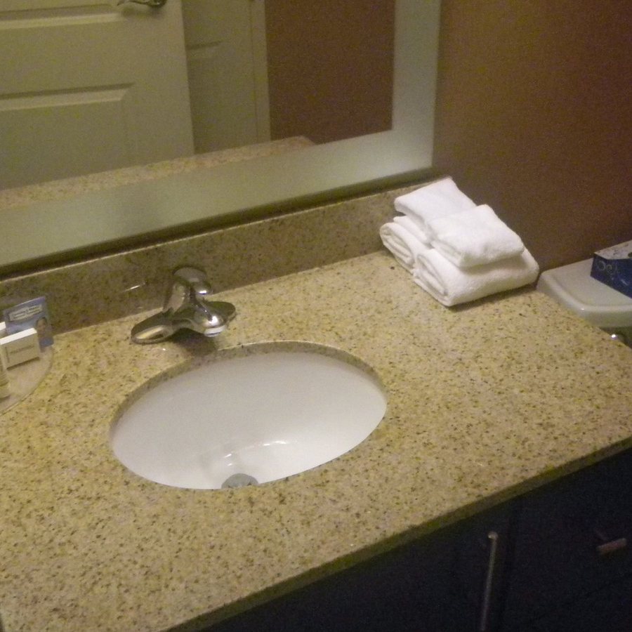 TownePlace Suites by Marriott Charlotte Mooresville — Bathroom