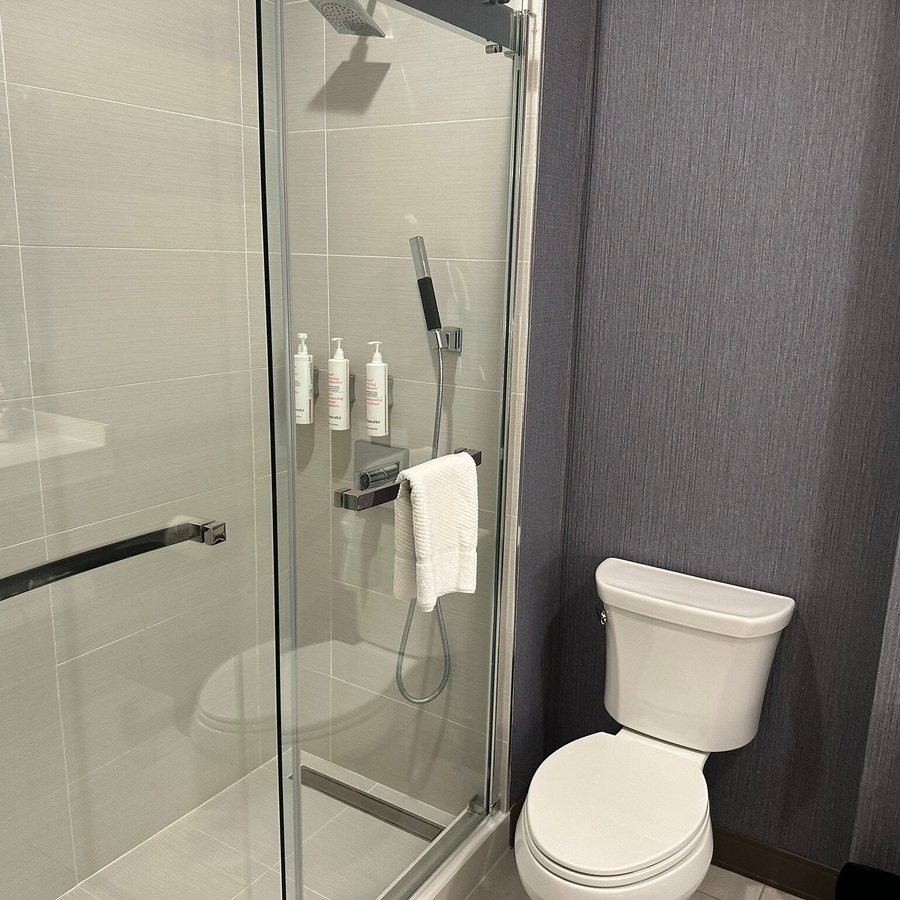 TownePlace Suites by Marriott Dallas Plano Legacy — Bathroom