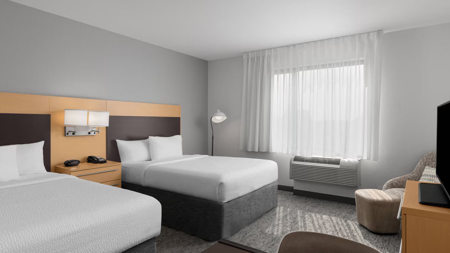 TownePlace Suites by Marriott Denver Airport at Gateway Park — Guest room
