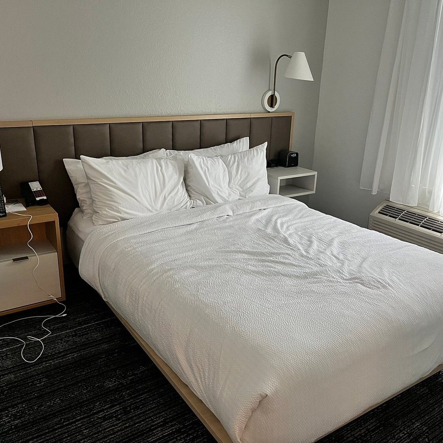 TownePlace Suites by Marriott Dulles Airport — Guest room