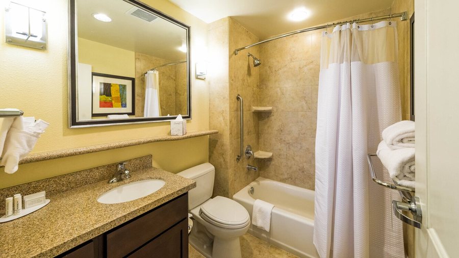 TownePlace Suites by Marriott El Paso Airport — Bathroom
