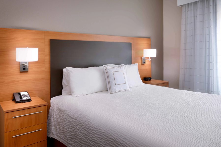 TownePlace Suites by Marriott Elko — Guest room
