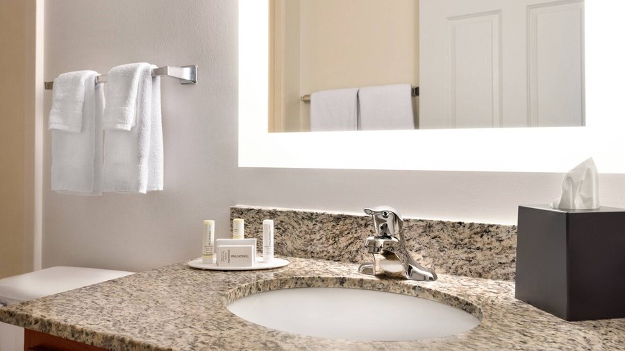 TownePlace Suites by Marriott Fort Lauderdale West — Bathroom