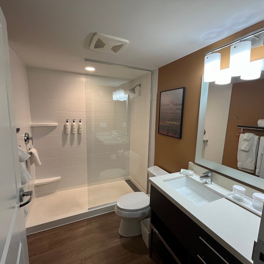 TownePlace Suites by Marriott Fort Myers Gulf Coast — Bathroom
