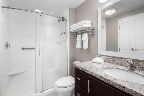 TownePlace Suites by Marriott Fort Walton Beach Eglin AFB — Bathroom