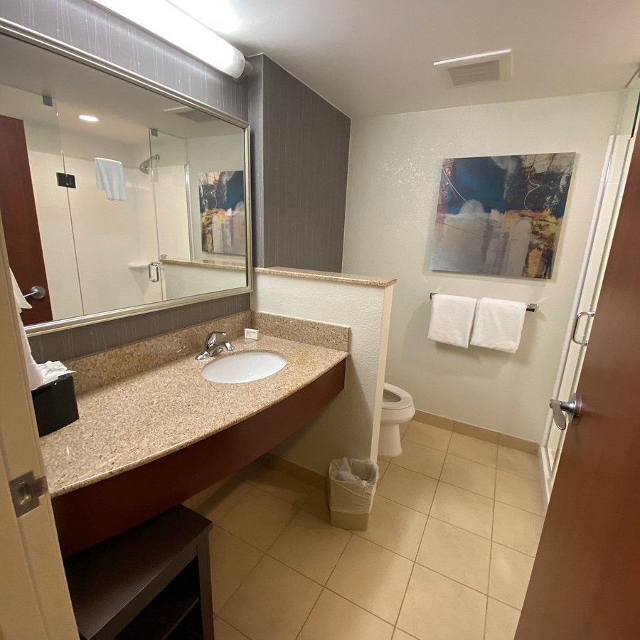 TownePlace Suites by Marriott Fort Wayne North — Bathroom