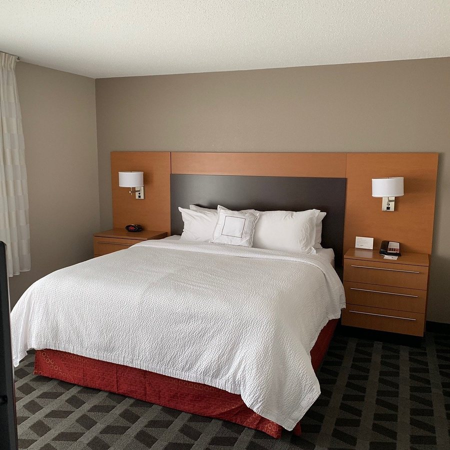 TownePlace Suites by Marriott Fort Wayne North — Guest room