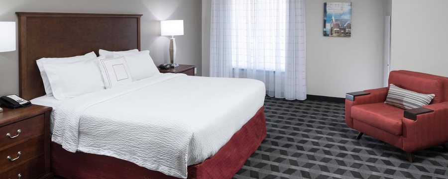 TownePlace Suites by Marriott Fort Worth Downtown — Guest room