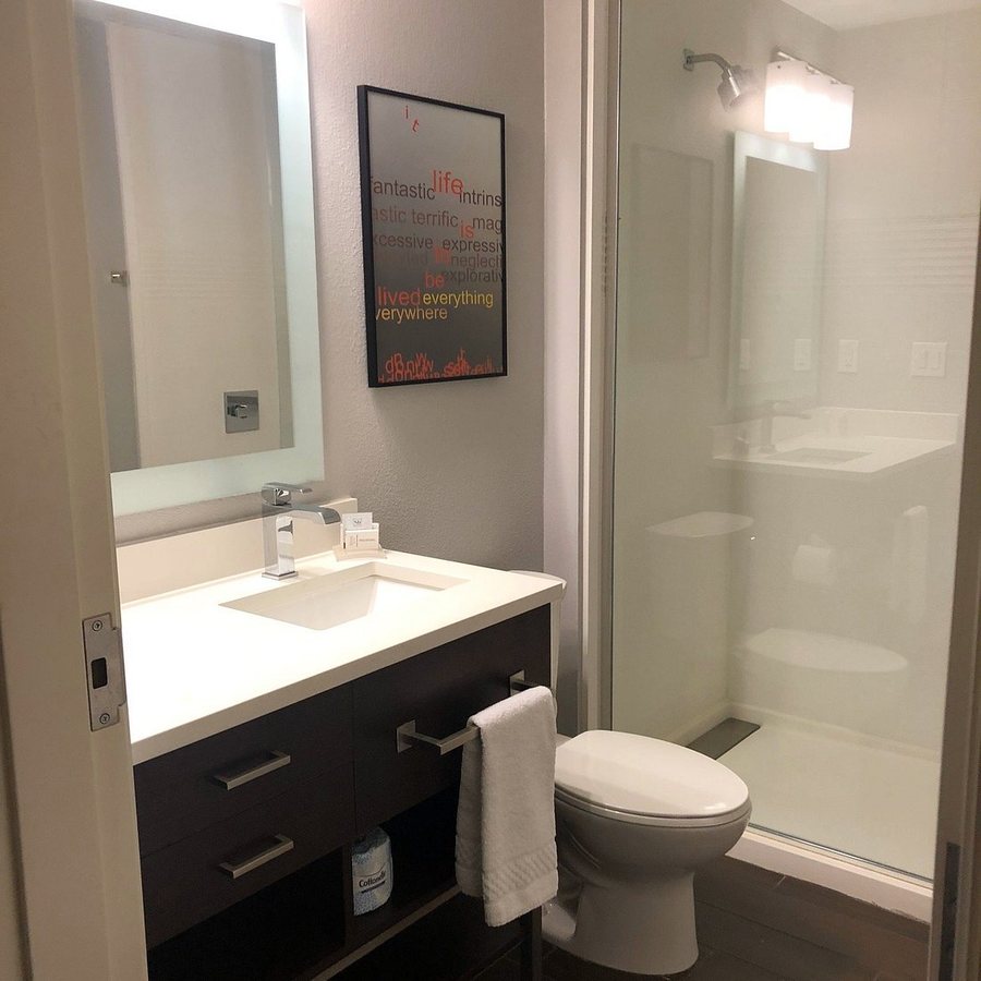 TownePlace Suites by Marriott Fort Worth Northwest Lake Worth — Bathroom