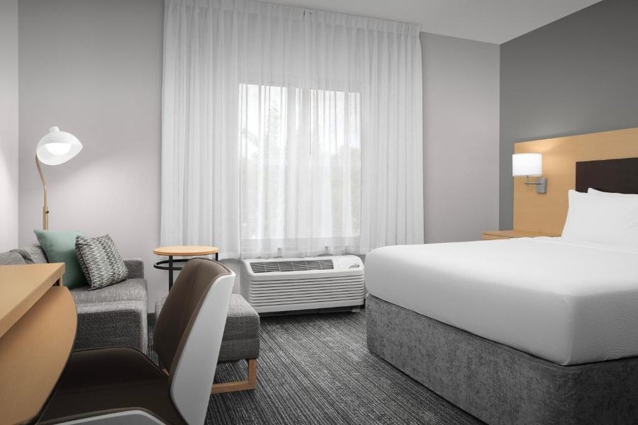 TownePlace Suites by Marriott Franklin Cool Springs — Guest room