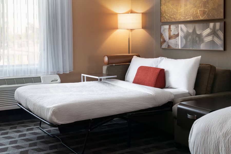 TownePlace Suites by Marriott Fresno — Guest room
