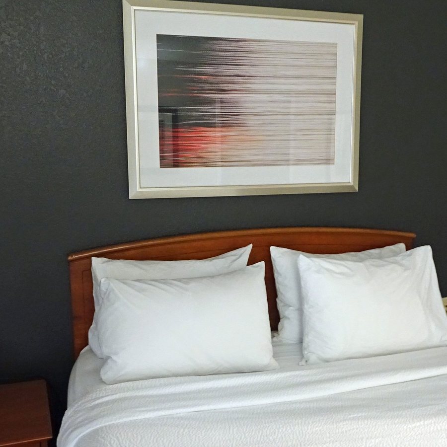 TownePlace Suites by Marriott Gaithersburg — Guest room