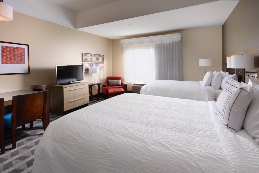 TownePlace Suites by Marriott Houston Intercontinental Airport — Guest room
