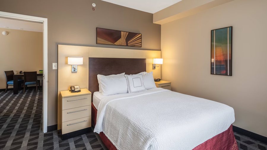TownePlace Suites by Marriott Jacksonville Airport — Guest room