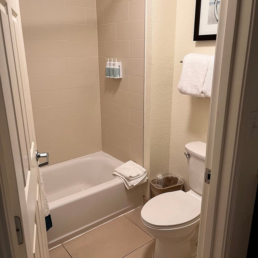 TownePlace Suites by Marriott Jacksonville Butler Boulevard — Bathroom