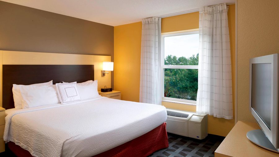 TownePlace Suites by Marriott Jacksonville Butler Boulevard — Guest room