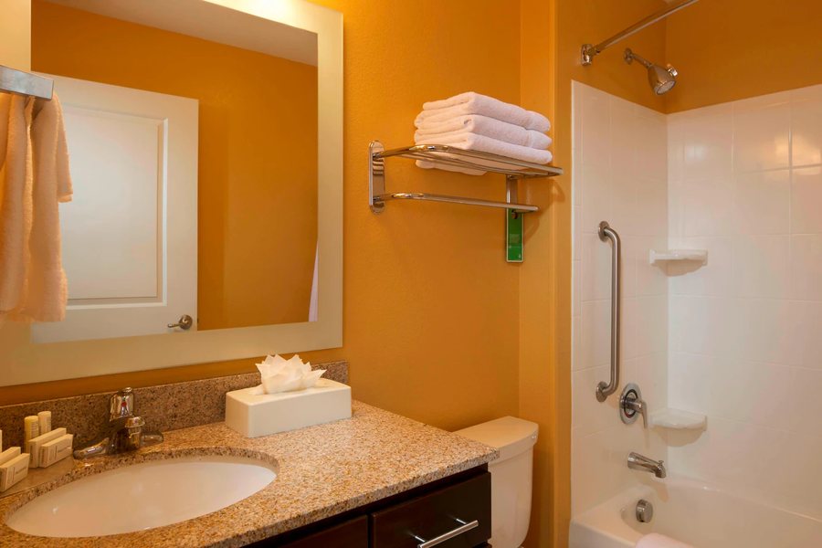 TownePlace Suites by Marriott Jacksonville East — Bathroom
