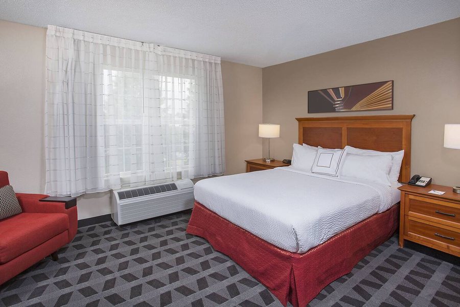 TownePlace Suites by Marriott Knoxville Cedar Bluff — Guest room