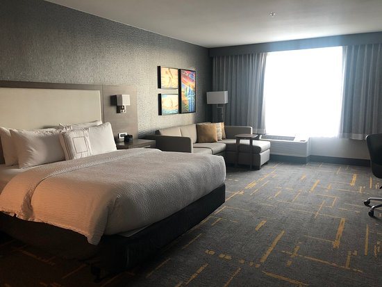 TownePlace Suites by Marriott Los Angeles LAX Hawthorne — Guest room
