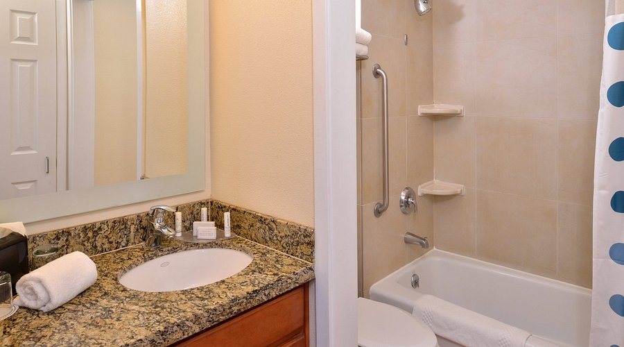 TownePlace Suites by Marriott Merced — Bathroom