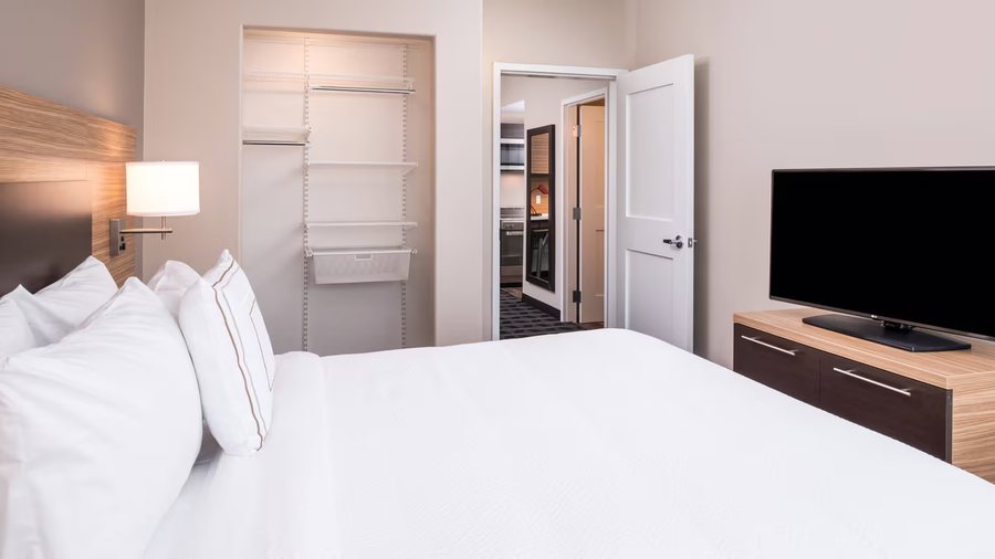 TownePlace Suites by Marriott Merced — Guest room