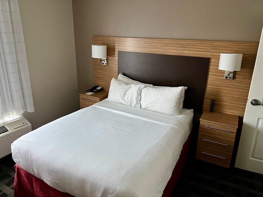 TownePlace Suites by Marriott Mobile — Guest room