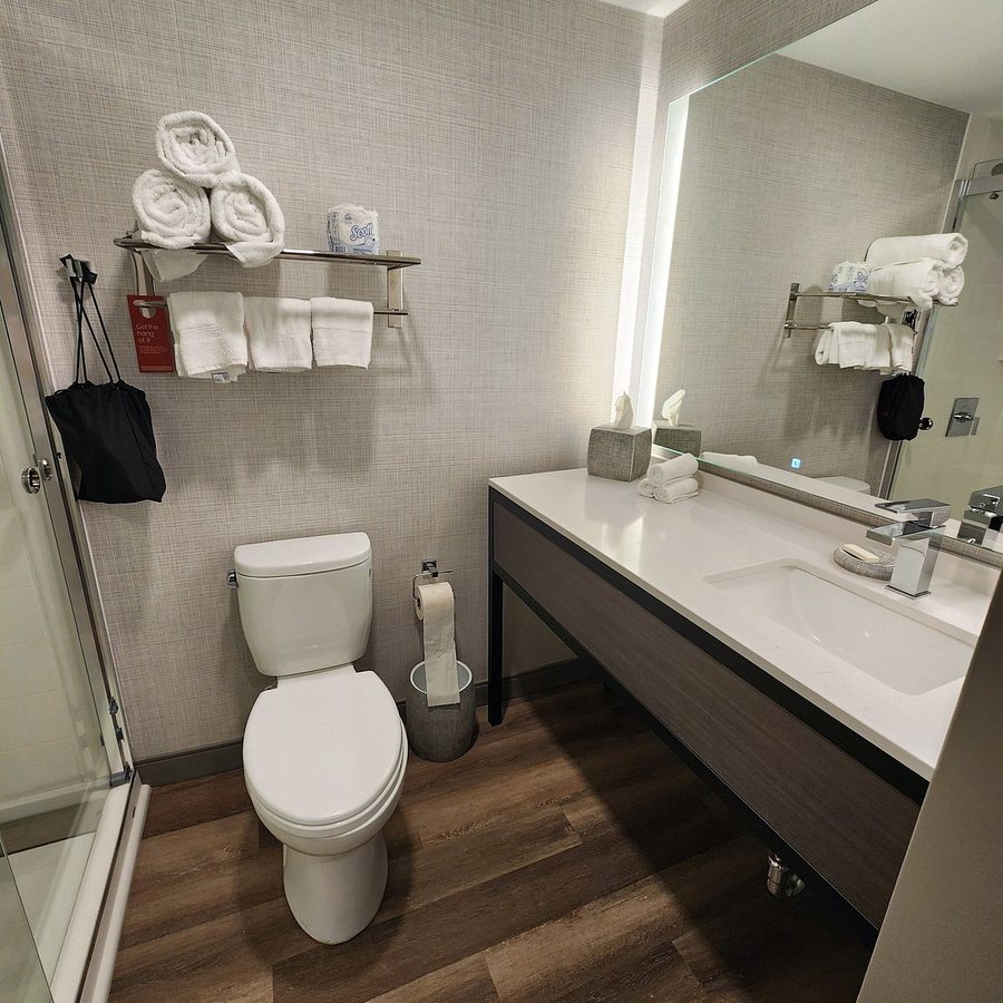 TownePlace Suites by Marriott Pocatello — Bathroom