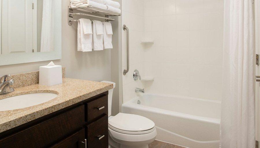TownePlace Suites by Marriott Roswell — Bathroom