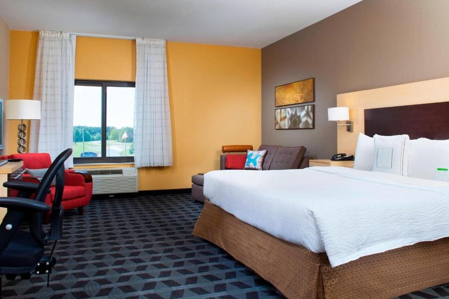 TownePlace Suites by Marriott Savannah Airport — Guest room