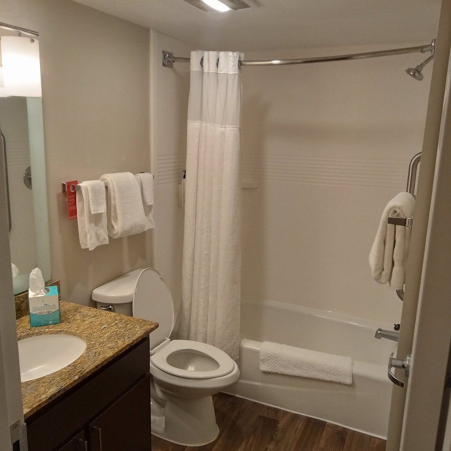TownePlace Suites by Marriott Savannah Midtown — Bathroom