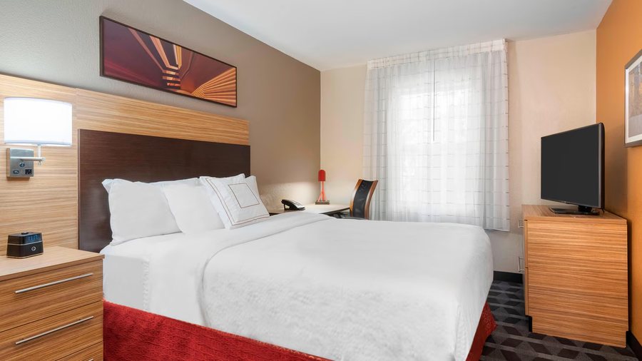 TownePlace Suites by Marriott Savannah Midtown — Guest room