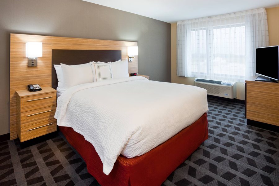 TownePlace Suites by Marriott Sioux Falls — Guest room